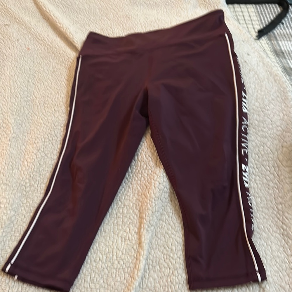 Women Zyia plum capris Size 8-10